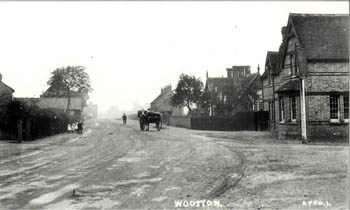 Bedford Road and the Cock about 1918 [Z50/136/4]